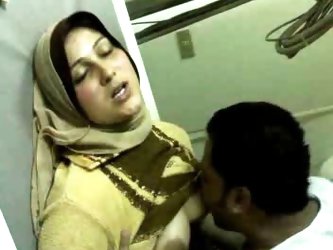 arabe baisee chez le dentiste