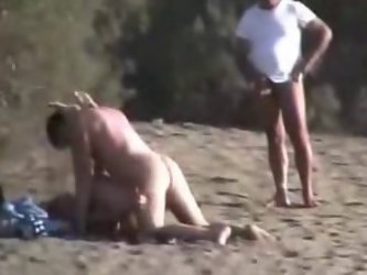 Nudisten fun on Beach