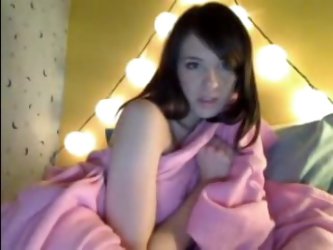 Webcam chat with shy amateur girl