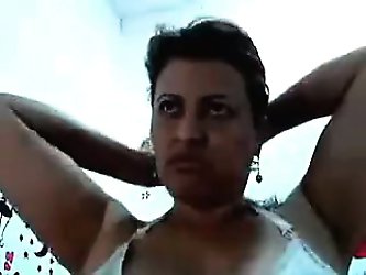 A hot Sumitra womany from Mumbai on webcam.