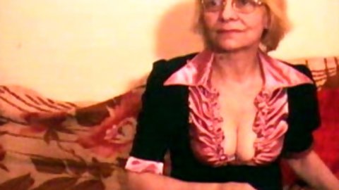 She is old but her pussy still asks for adventures. So she chatted with me on the webcam video and then showed me her century old goodies.