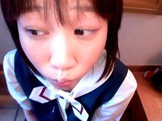 Japanese babe amazes with her cock sucking